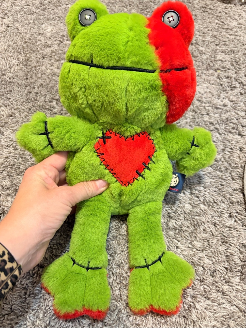 Plushie Dreadfuls Frog Plush 13” Green Red Patchwork Heart Button Eyes Goth